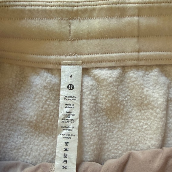 LULULEMON LOUNGEFUL HR WIDE LEG CROP - Picture 3 of 6